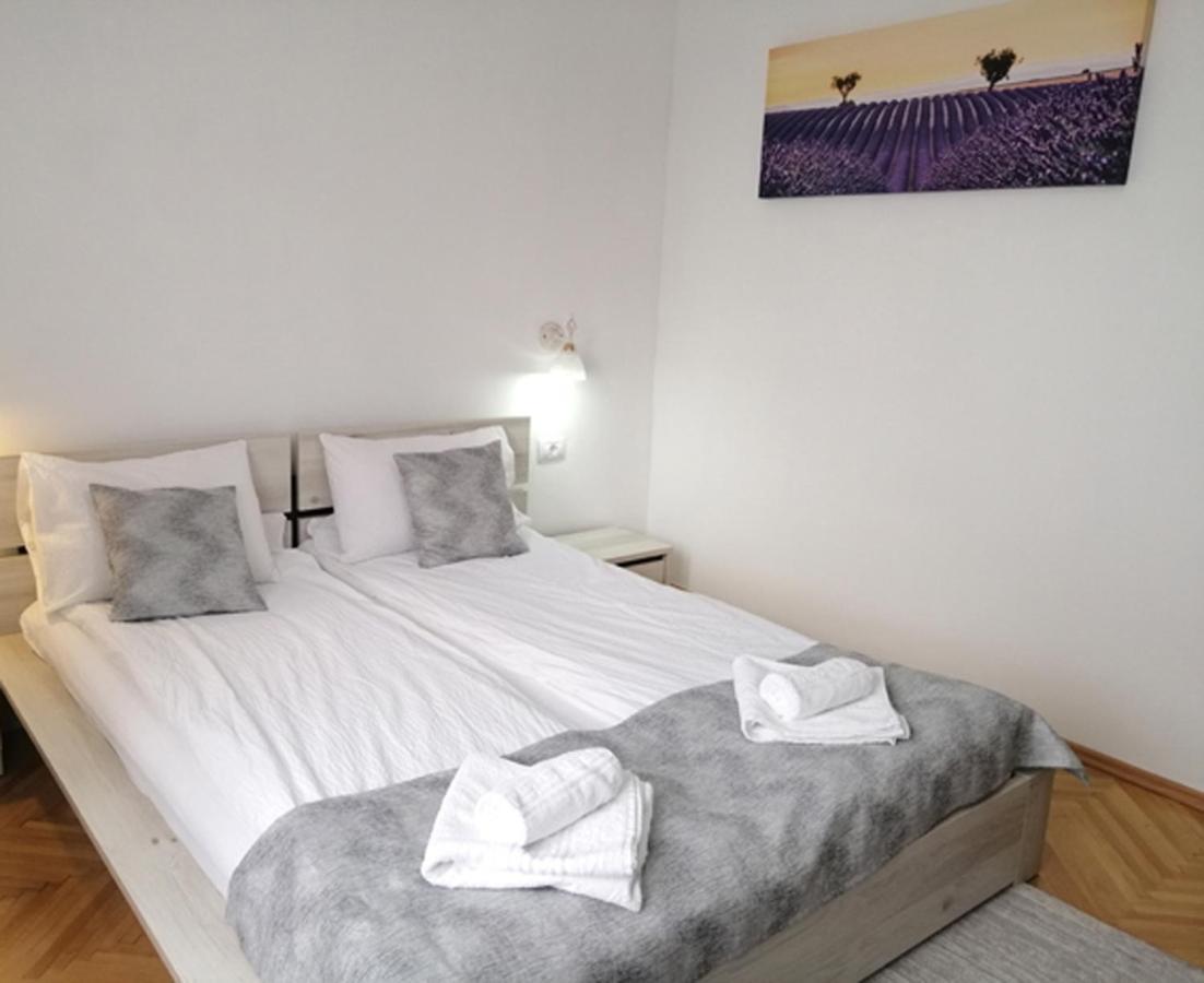 Check-In Kaya Hotel Sibiu Ngoại thất bức ảnh